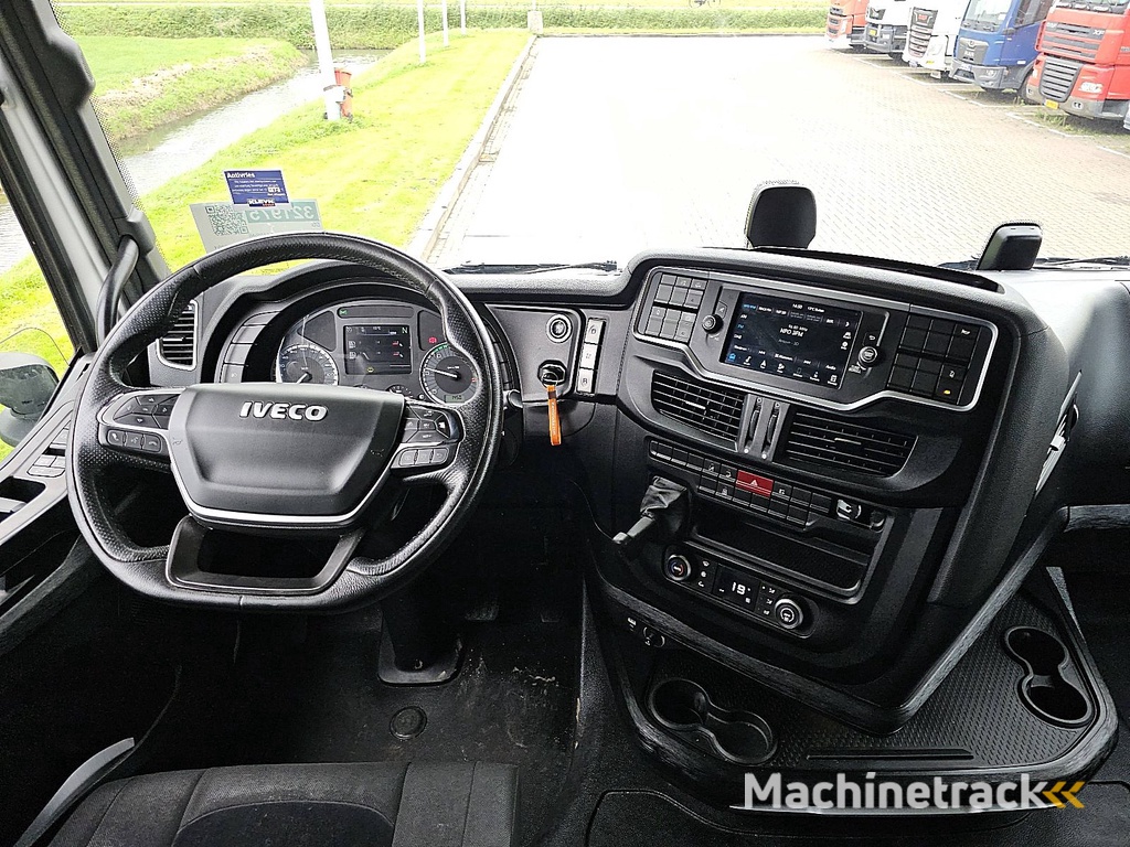 IVECO S-WAY AS440S46 6x2*4 lng gas