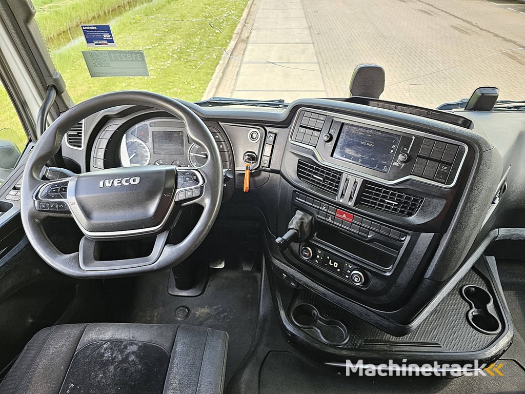 IVECO S-WAY AS440S48 navi fridge skirts