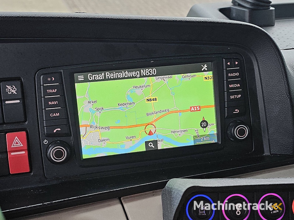 M.A.N. 12.220 TGL bottie platform+tow