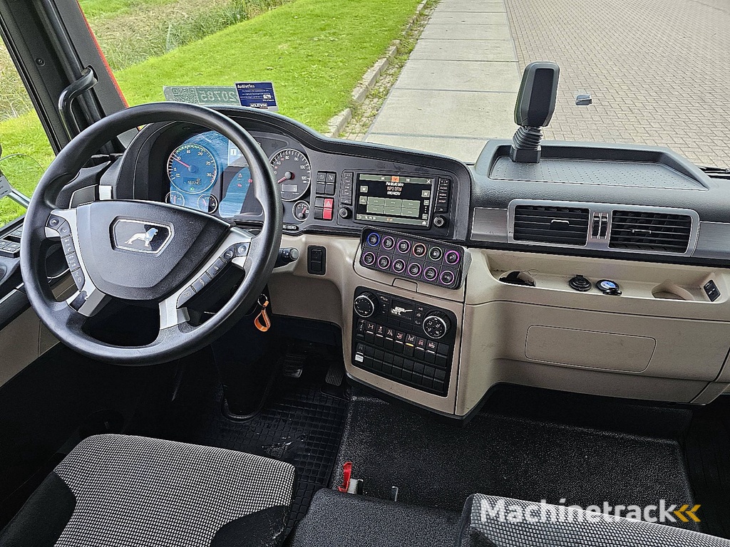 M.A.N. 12.220 TGL bottie platform+tow