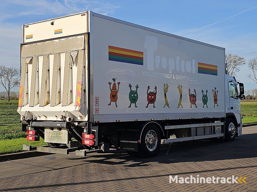 VOLVO FM 11.330 3 seats lift 290tkm