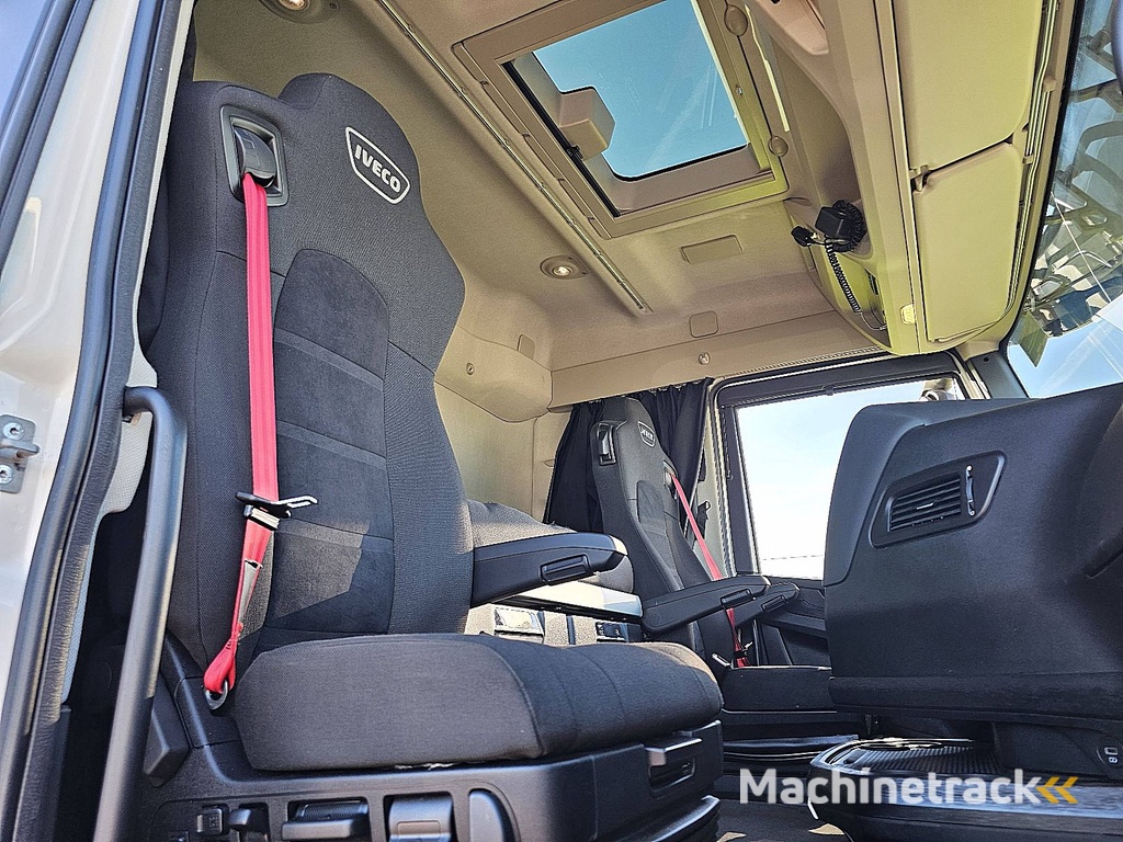 IVECO S-WAY AS440S46 lng gas