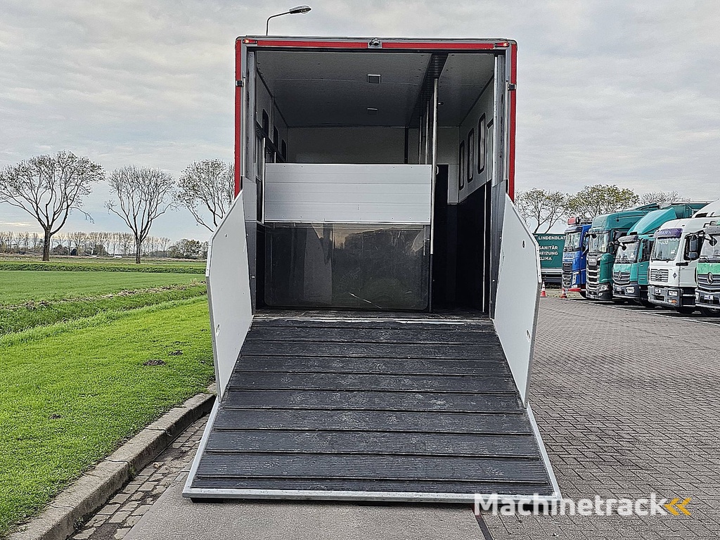 MERCEDES-BENZ ATEGO 818