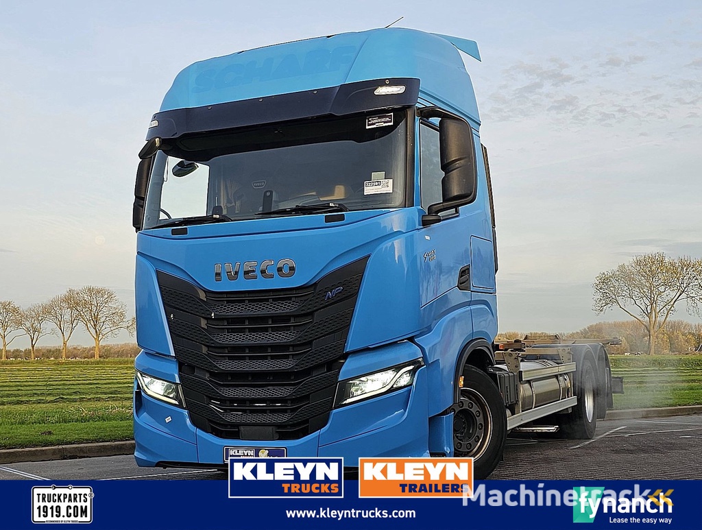 IVECO S-WAY AS260S46 lng