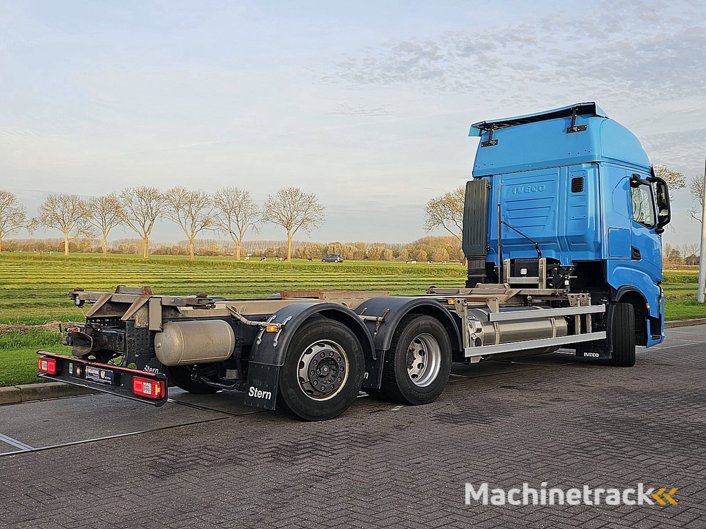 IVECO S-WAY AS260S46 lng
