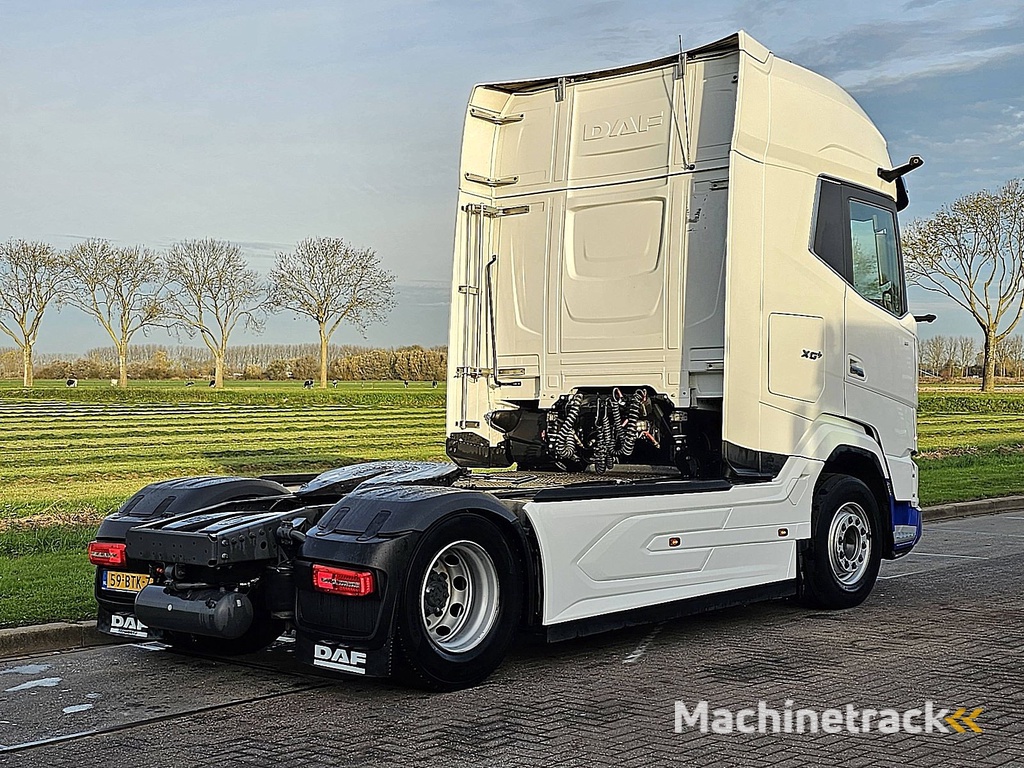 DAF XG+ 480 xg+ 2x tank skirts