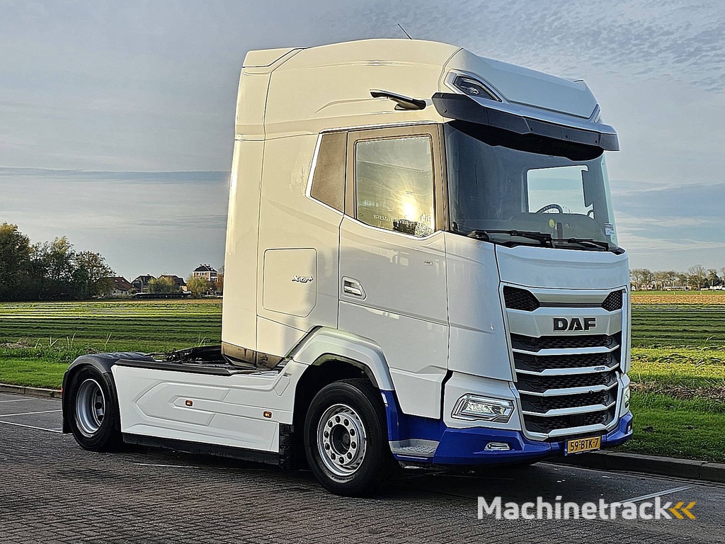 DAF XG+ 480 xg+ 2x tank skirts