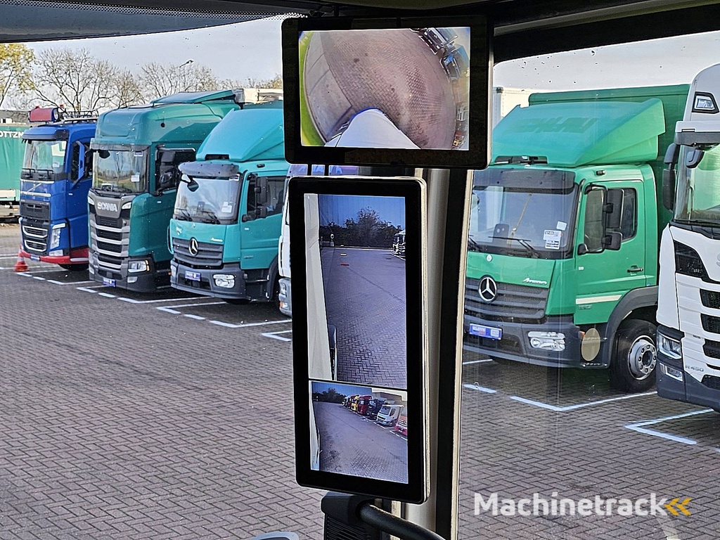 DAF XG+ 480 xg+ 2x tank skirts