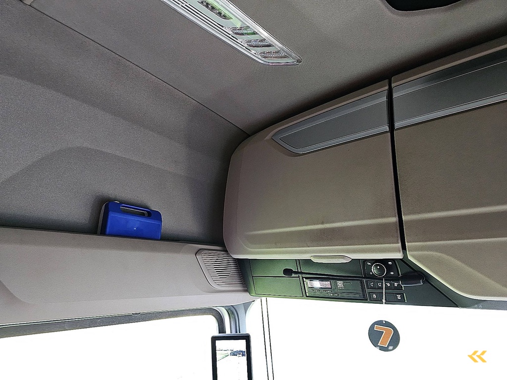 DAF XG+ 480 xg+ 2x tank skirts