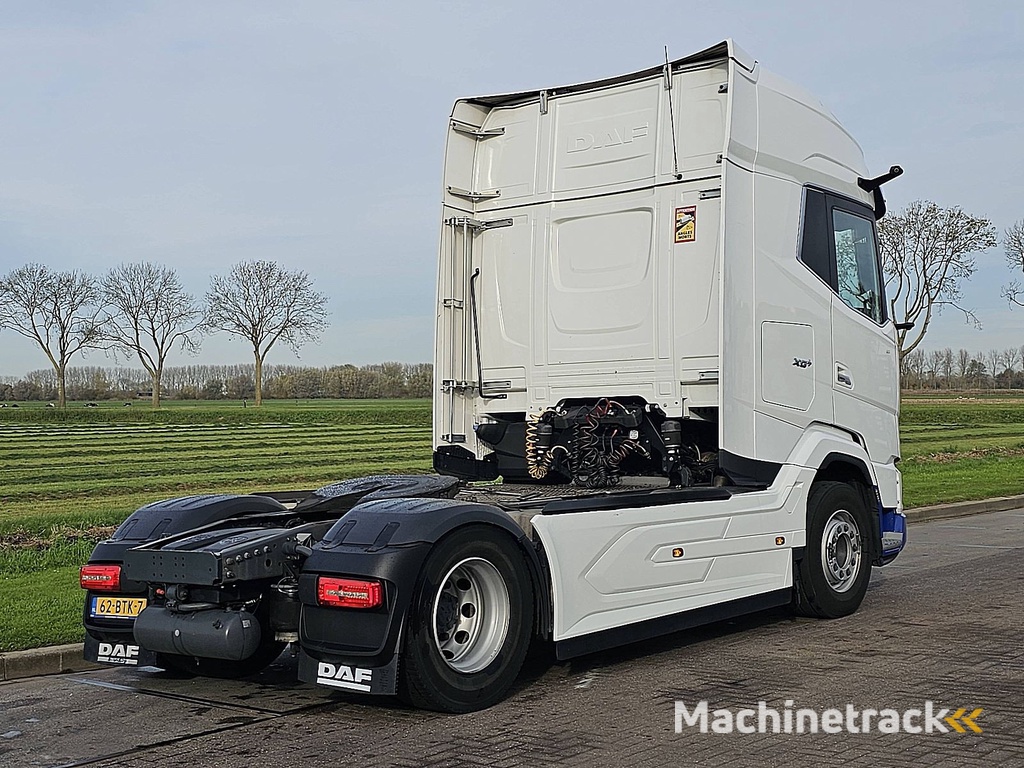 DAF XG+ 480 xg+ 2x tank skirts