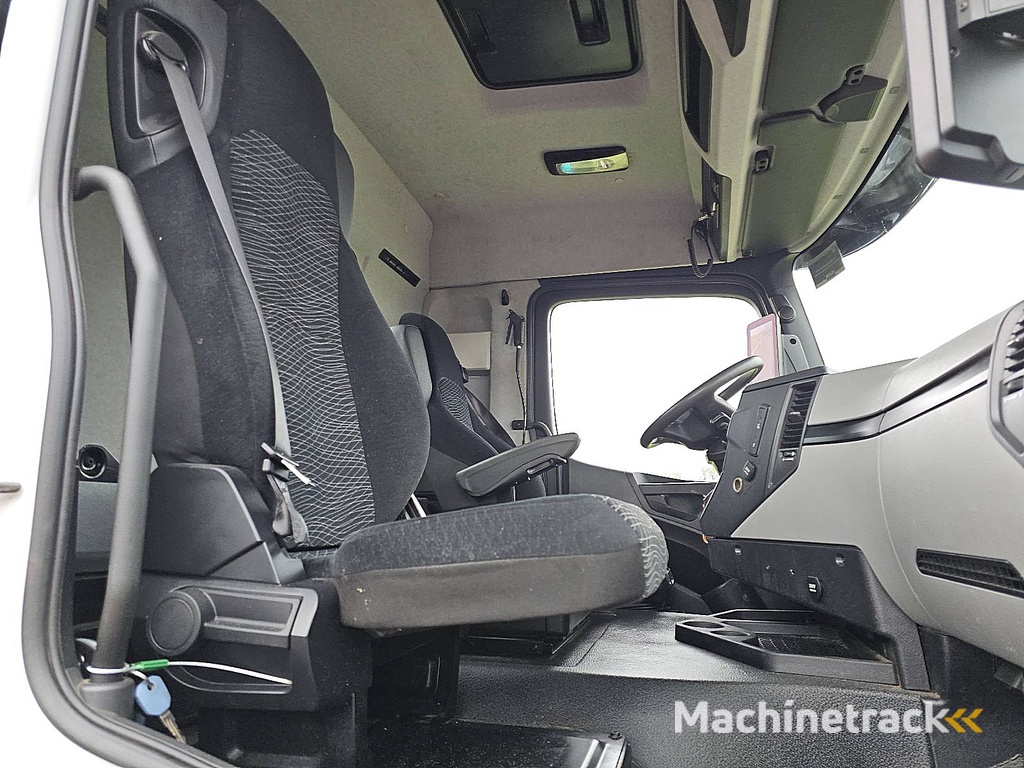 MERCEDES-BENZ ACTROS 2133 MP5