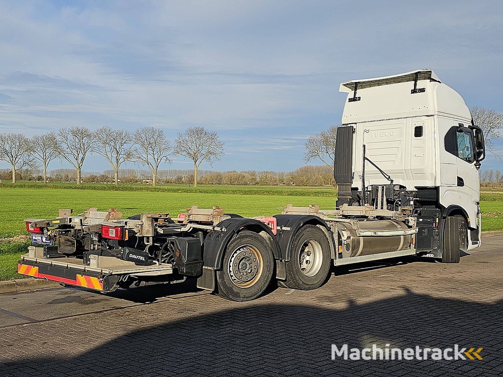 IVECO S-WAY AS260S46 6x2*4 lng gas