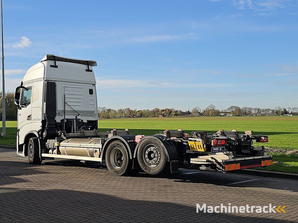 IVECO S-WAY AS260S46 6x2*4 lng gas