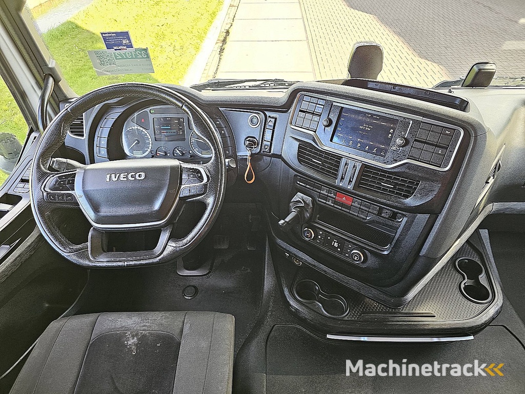 IVECO S-WAY AS260S46 6x2*4 lng gas