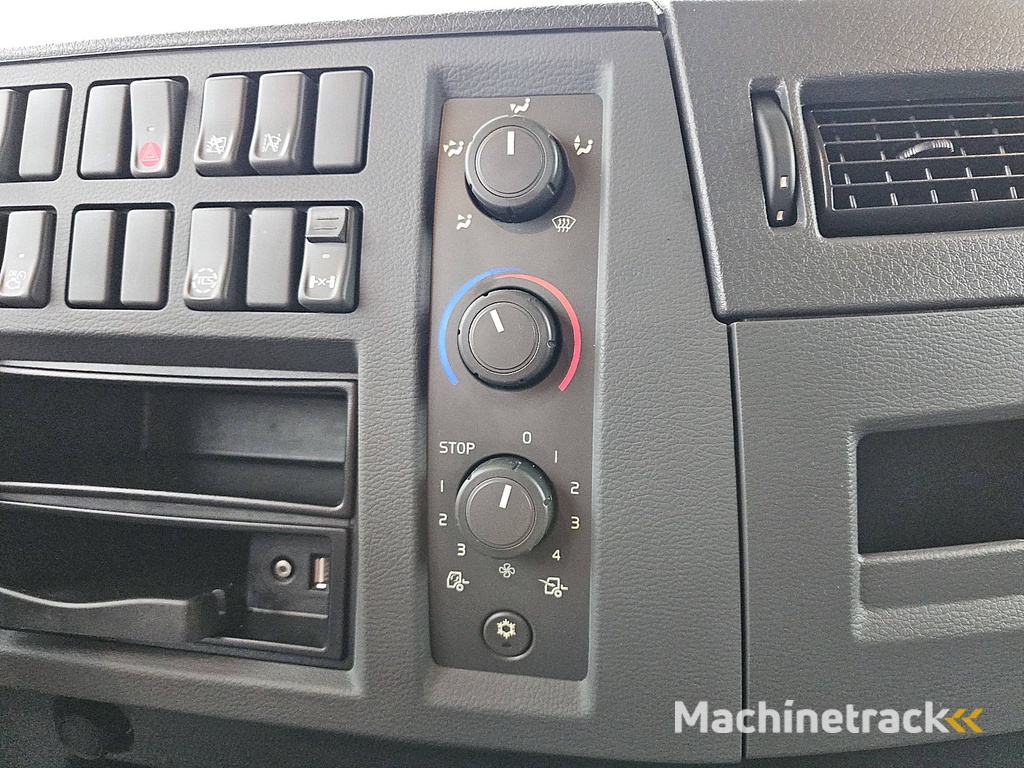 VOLVO FE 320.18 6100 km like new!!