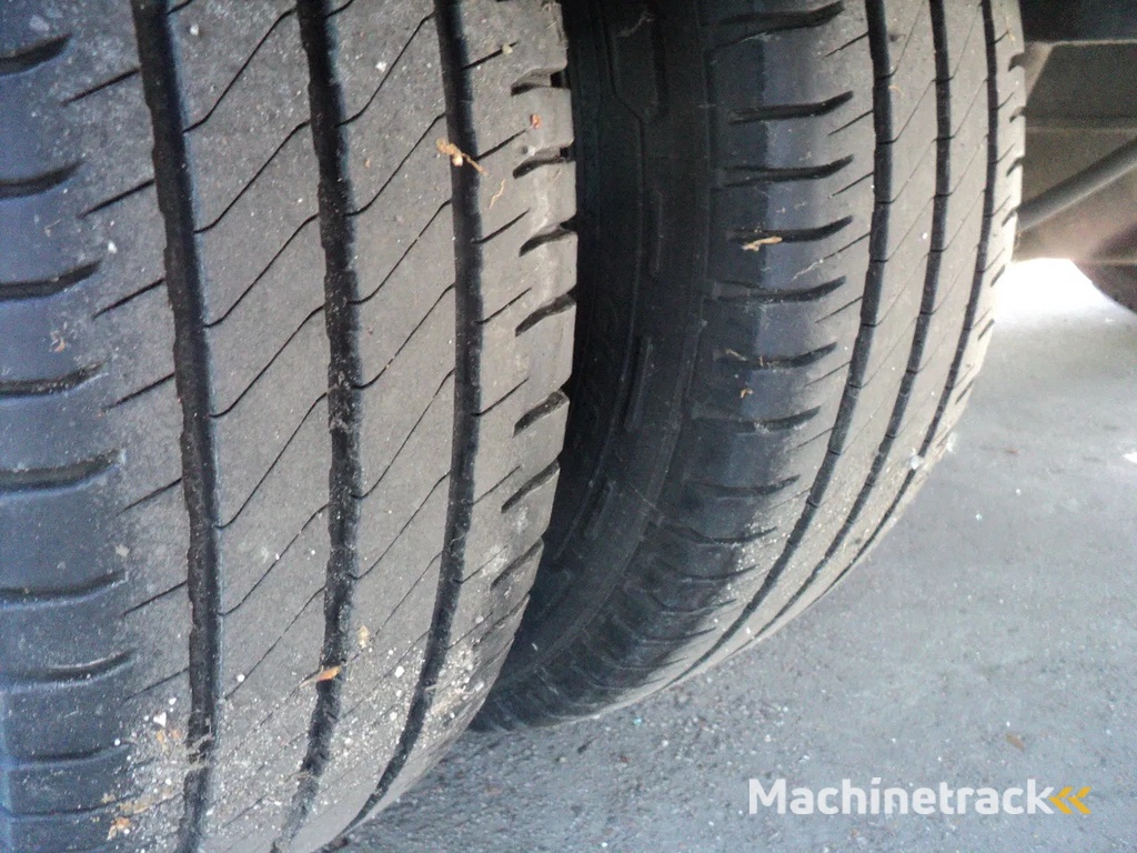 Renault Mascott 130-35 HANDGESCHAKELD