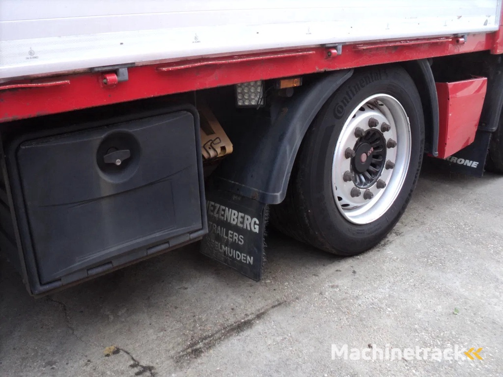 MAN TGS 26.400 met kraan hiab 144 en aanhanger merk krone