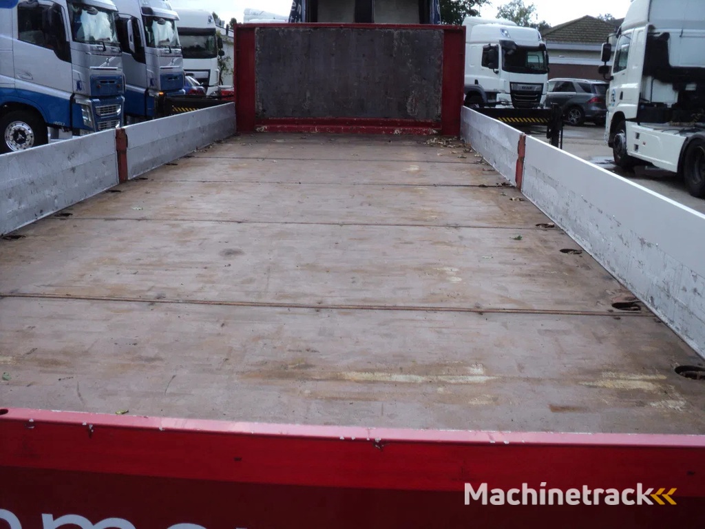 MAN TGS 26.400 met kraan hiab 144 en aanhanger merk krone