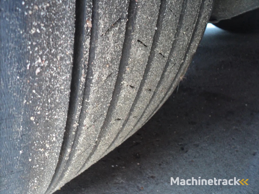 Krone 2 assige open wipkar met borden