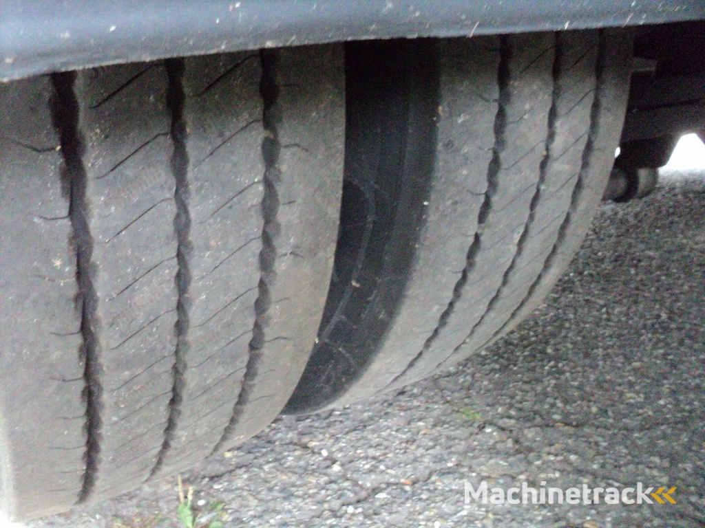 DAF CF 85.410 bakwagen met kraan en aanhanger