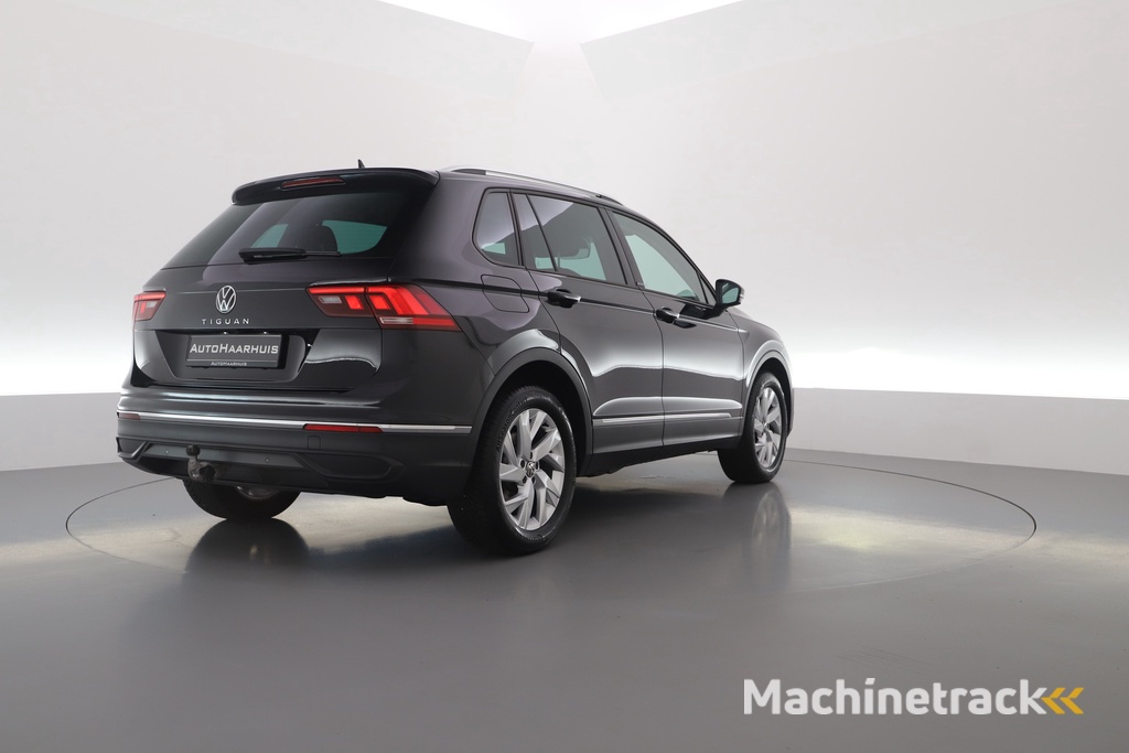 Volkswagen Tiguan 1.5 TSI 150pk | Navi | Apple CarPlay | Elek. Trekhaak | Camera | Stoel- Stuurverw. | 18"
