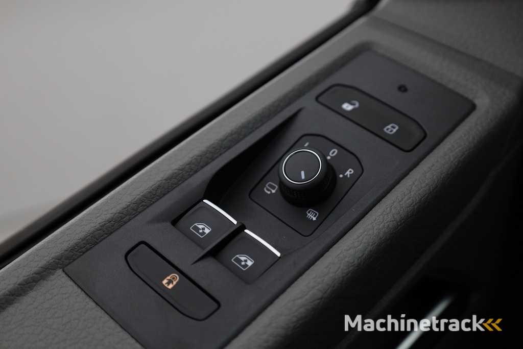 Volkswagen Transporter Caravelle 2.0 TDI 204pk DSG L2H1 | Adapt. Cruise | Navi | 2x Schuifdeur | 20'' LM velgen