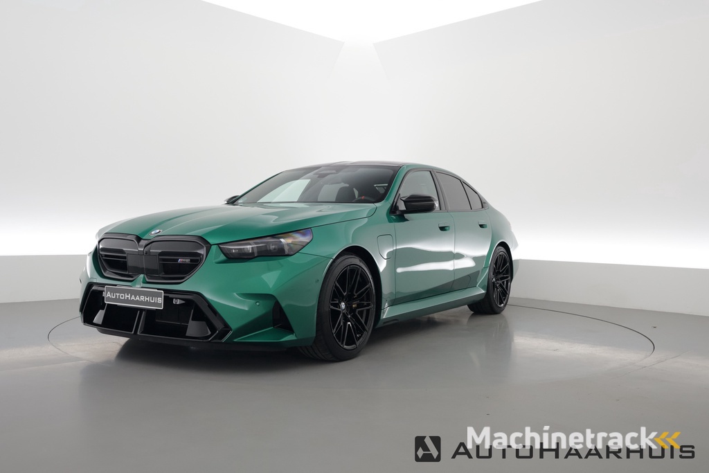 BMW 5-serie M5 727pk | Ultimate Pack | Keramisch | Carbon | Driving Assistant Pro. | B&W
