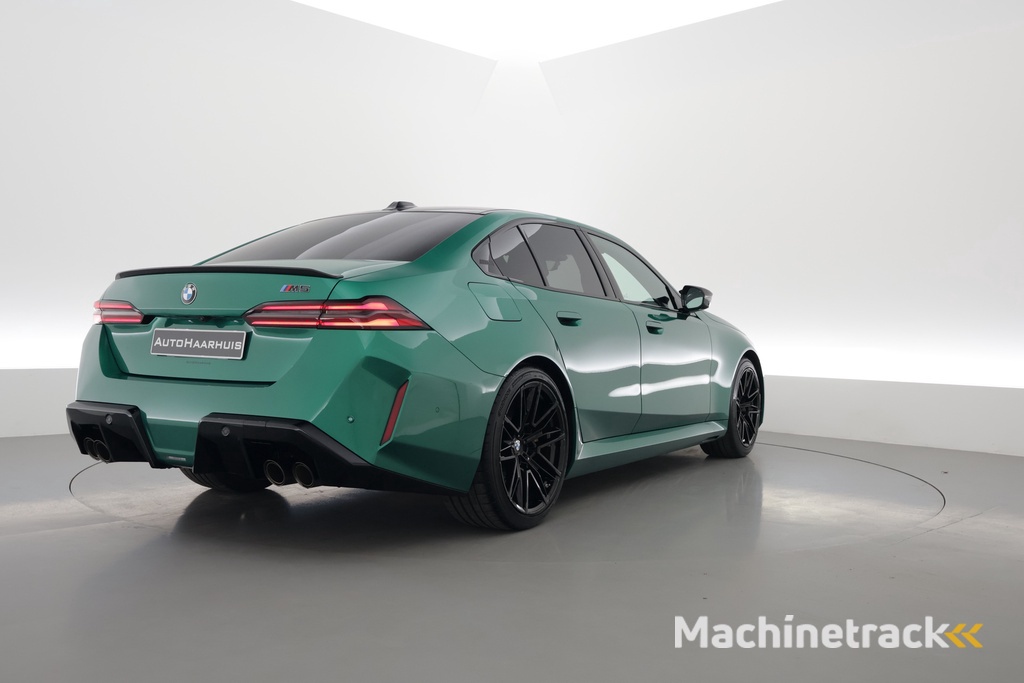 BMW 5-serie M5 727pk | Ultimate Pack | Keramisch | Carbon | Driving Assistant Pro. | B&W