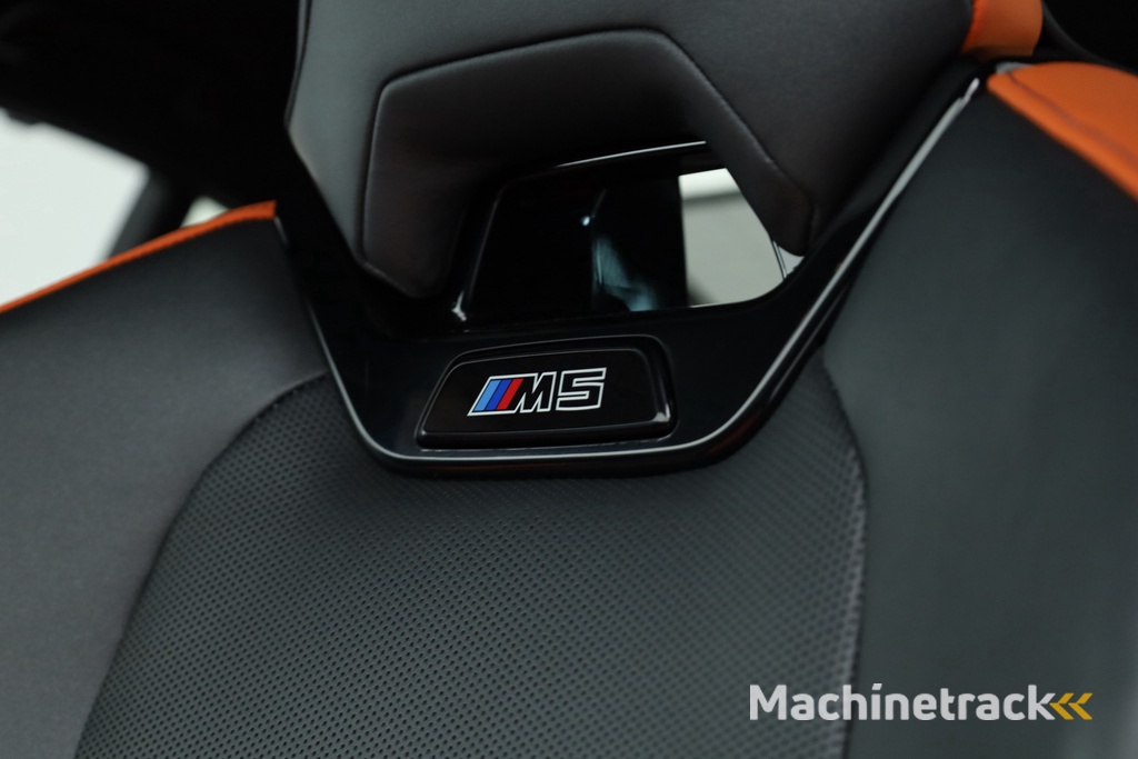 BMW 5-serie M5 727pk | Ultimate Pack | Keramisch | Carbon | Driving Assistant Pro. | B&W