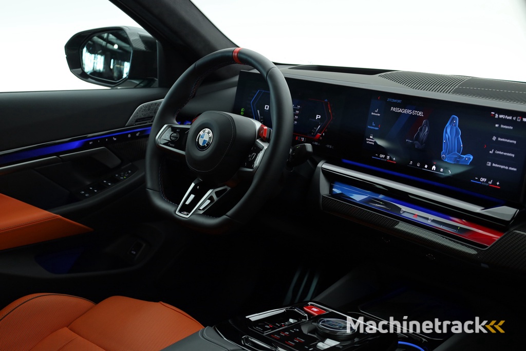 BMW 5-serie M5 727pk | Ultimate Pack | Keramisch | Carbon | Driving Assistant Pro. | B&W