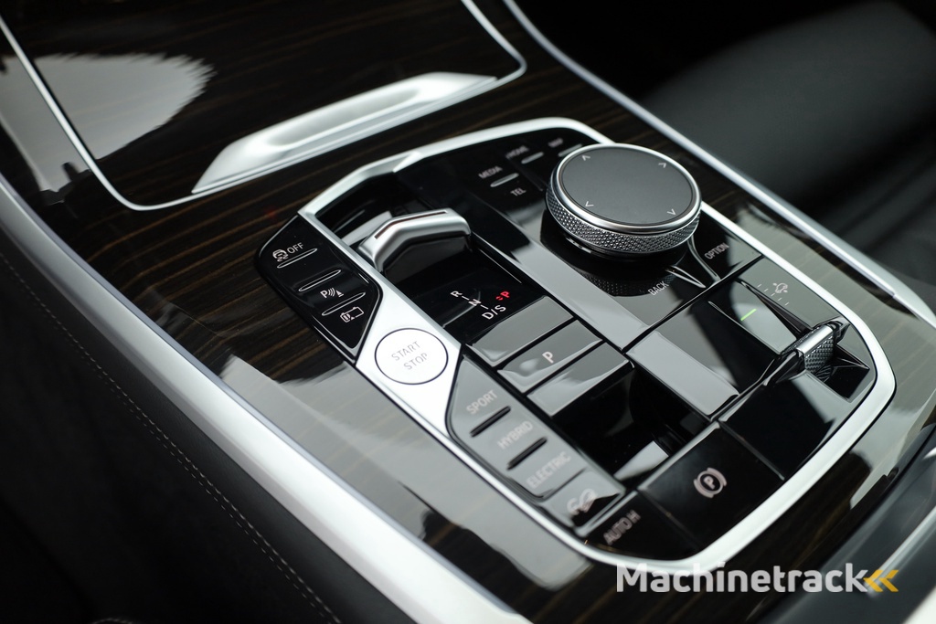 BMW X5 xDrive50e M Sport | HUD | Harman Kardon | 22'' | 360cam | Luchtvering | Iconic Glow | Shadow line