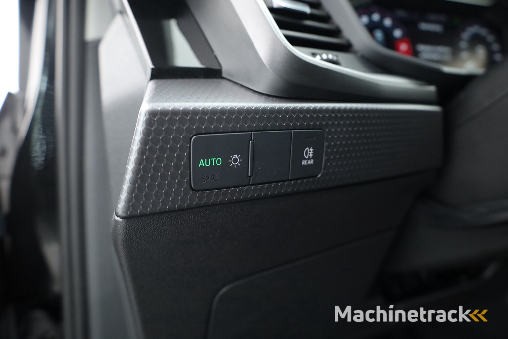 Audi A1 Sportback 30 TFSI Advanced Edition | Apple Carplay & Android Auto | Cruise | All Season | 17"