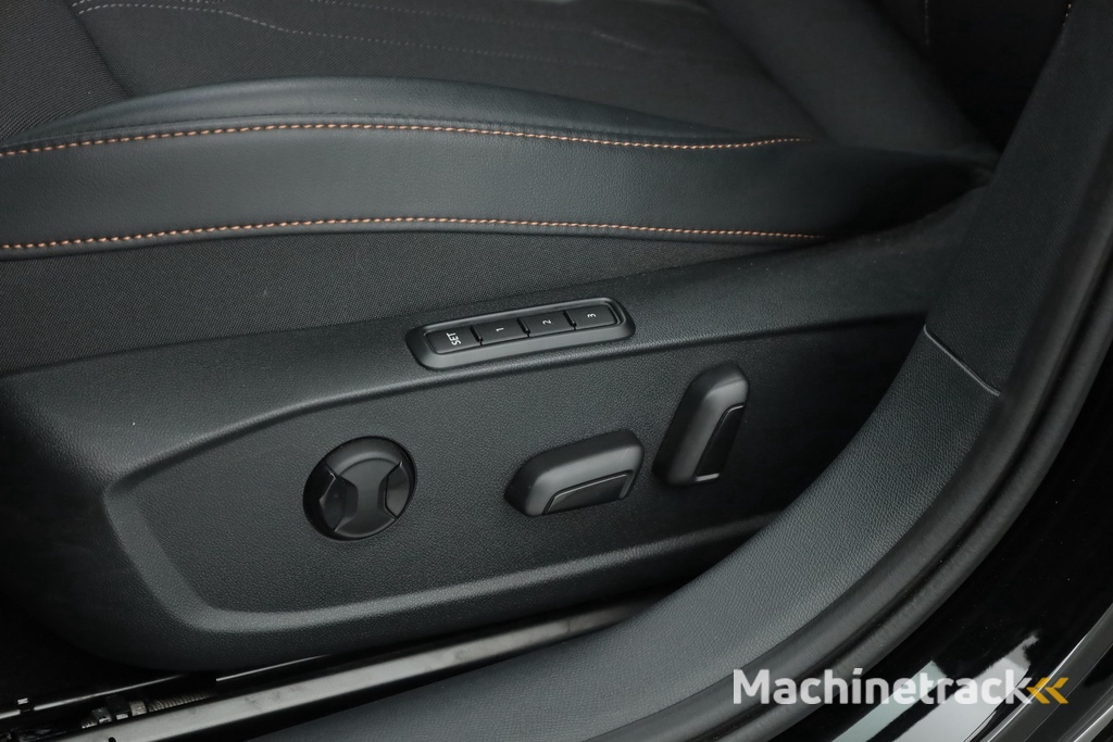 CUPRA Leon Sportstourer 1.4 e-Hybrid | Pano | Adapt. Cruise | Camera | Keyless | Memory seat | Apple CarPlay