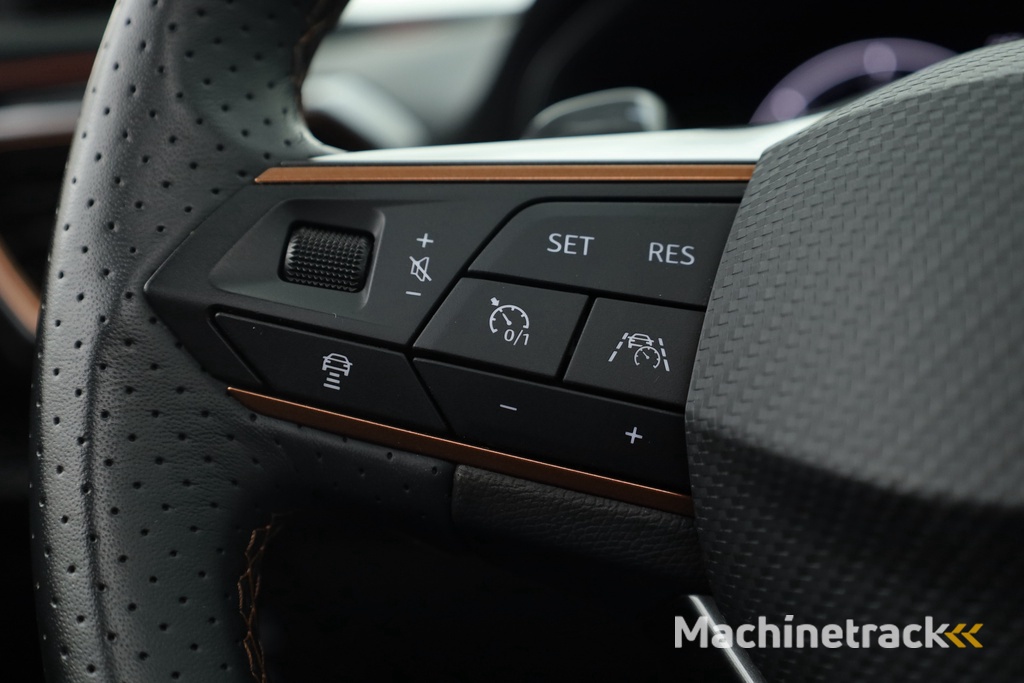 CUPRA Leon Sportstourer 1.4 e-Hybrid | Pano | Adapt. Cruise | Camera | Keyless | Memory seat | Apple CarPlay