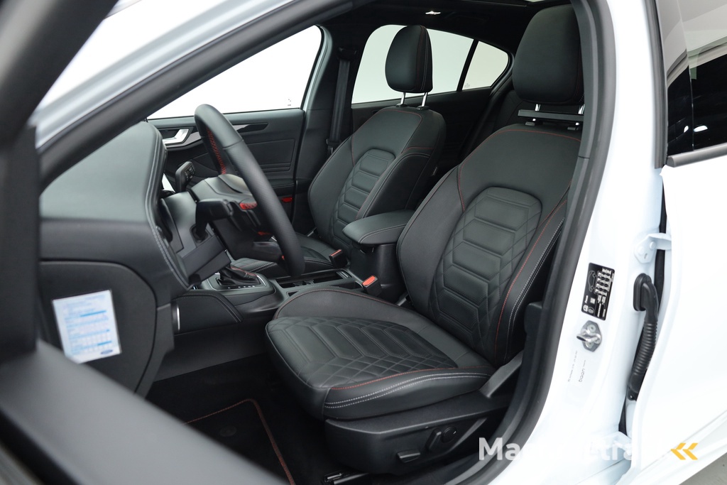 Ford Focus 1.0 EcoBoost Hybrid ST Line Vignale | Pano | HUD | Adapt. Cruise | Camera | Leder | Keyless |