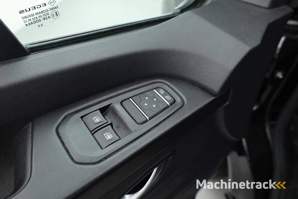 Nissan Primastar 2.0 dCi L2H1 Acenta | Dubb.Cab | 6 pers. | Cruise | Trekhaak | Airco |