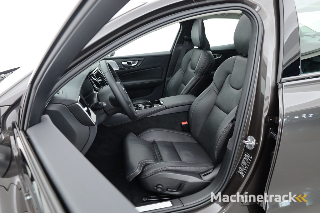 Volvo S60 T8 Recharge Ultimate Dark | B&W | Pano | Massage | Stoelventi. | HUD | Memory seats | Pilot Assist