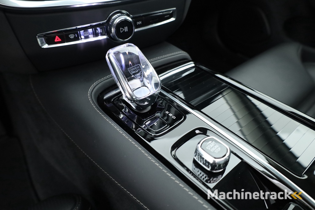 Volvo S60 T8 Recharge Ultimate Dark | B&W | Pano | Massage | Stoelventi. | HUD | Memory seats | Pilot Assist