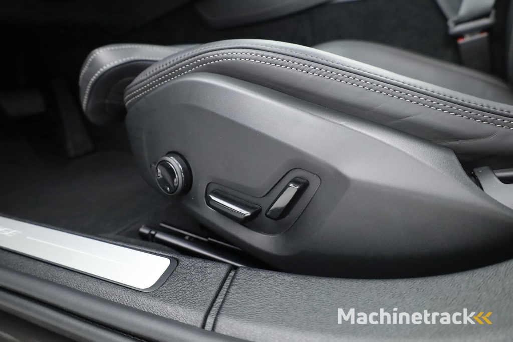 Volvo S60 T8 Recharge Ultimate Dark | B&W | Pano | Massage | Stoelventi. | HUD | Memory seats | Pilot Assist