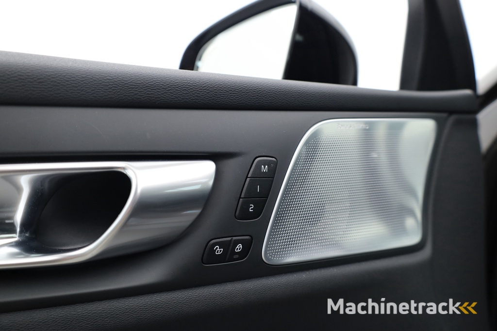 Volvo S60 T8 Recharge Ultimate Dark | B&W | Pano | Massage | Stoelventi. | HUD | Memory seats | Pilot Assist