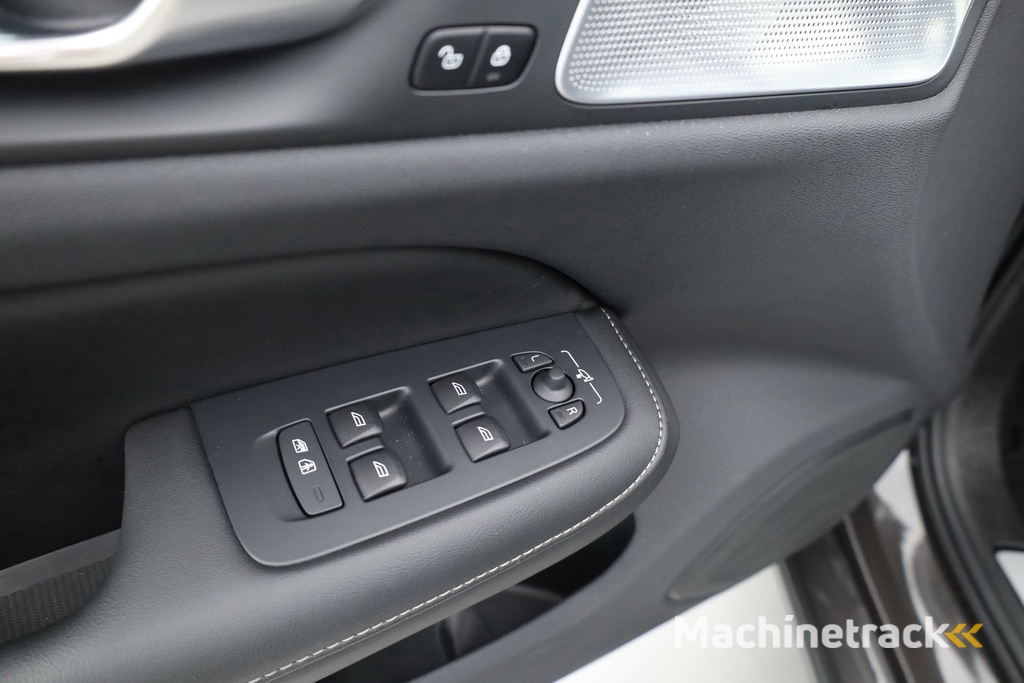 Volvo S60 T8 Recharge Ultimate Dark | B&W | Pano | Massage | Stoelventi. | HUD | Memory seats | Pilot Assist