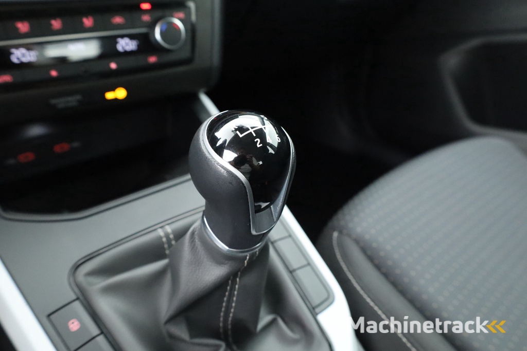 SEAT Arona 1.0 TSI | Navi | Adapt. Cruise | Apple CarPlay | Clima | LED | PDC A