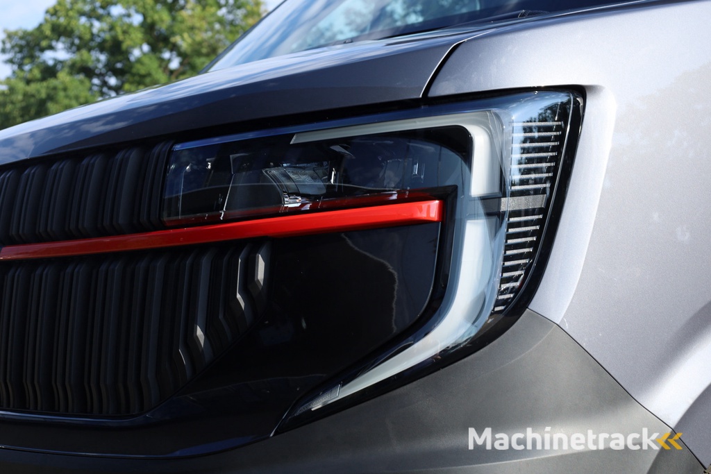 Renault Master T35 2.3 dCi 150 BAKWAGEN Advance | Nw Model | Red | Laadklep | Airco | Cruise | Navi by App | Spoiler