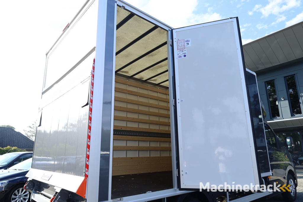 Renault Master T35 2.3 dCi 150 BAKWAGEN Advance | Nw Model | Red | Laadklep | Airco | Cruise | Navi by App | Spoiler