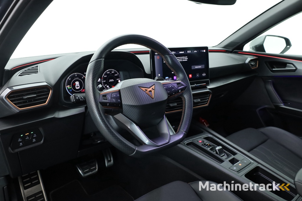 CUPRA Leon 1.4 e-Hybrid 204pk | Adapt. Cruise | Camera | Apple CarPlay | Navi | Stoel- Stuurverw.