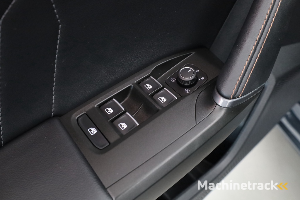 CUPRA Leon 1.4 e-Hybrid 204pk | Adapt. Cruise | Camera | Apple CarPlay | Navi | Stoel- Stuurverw.