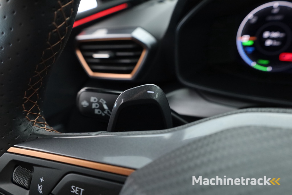 CUPRA Leon 1.4 e-Hybrid 204pk | Adapt. Cruise | Camera | Apple CarPlay | Navi | Stoel- Stuurverw.