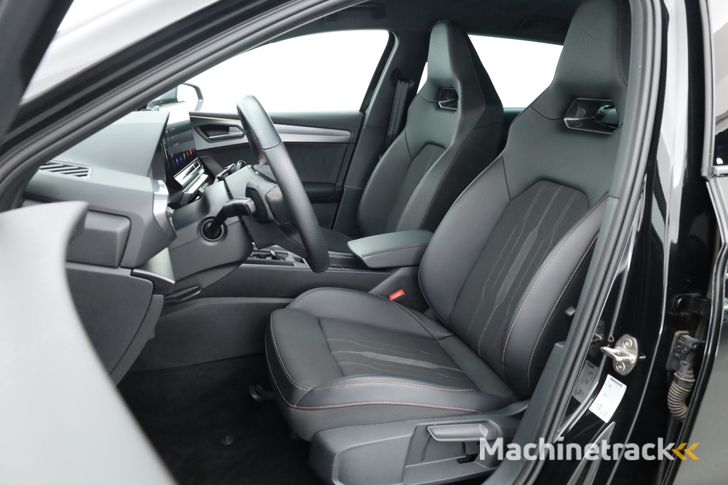 CUPRA Leon Sportstourer 1.4 e-Hybrid 204pk | Navi | Adapt. Cruise | CarPlay | Keyless | Camera | Stoel-Stuurverw.