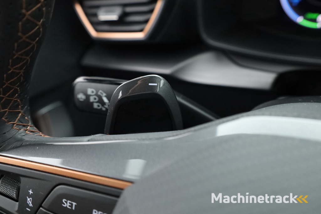 CUPRA Leon Sportstourer 1.4 e-Hybrid 204pk | Navi | Adapt. Cruise | CarPlay | Keyless | Camera | Stoel-Stuurverw.