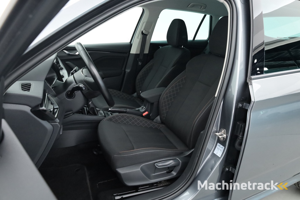 ŠKODA Kamiq 1.0 TSI DSG | Navi by App | Camera | LED | Clima | All Seasons |